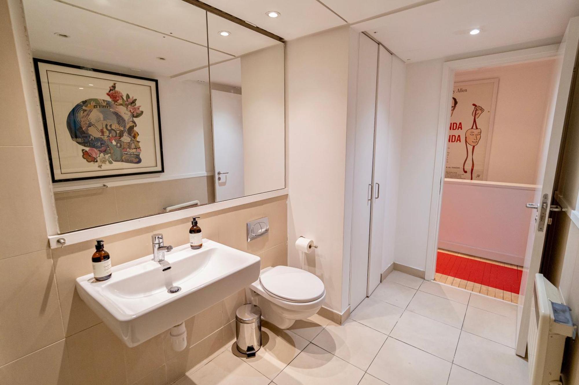 Spacious West End Duplex Apartment, W1 Central Londen Buitenkant foto