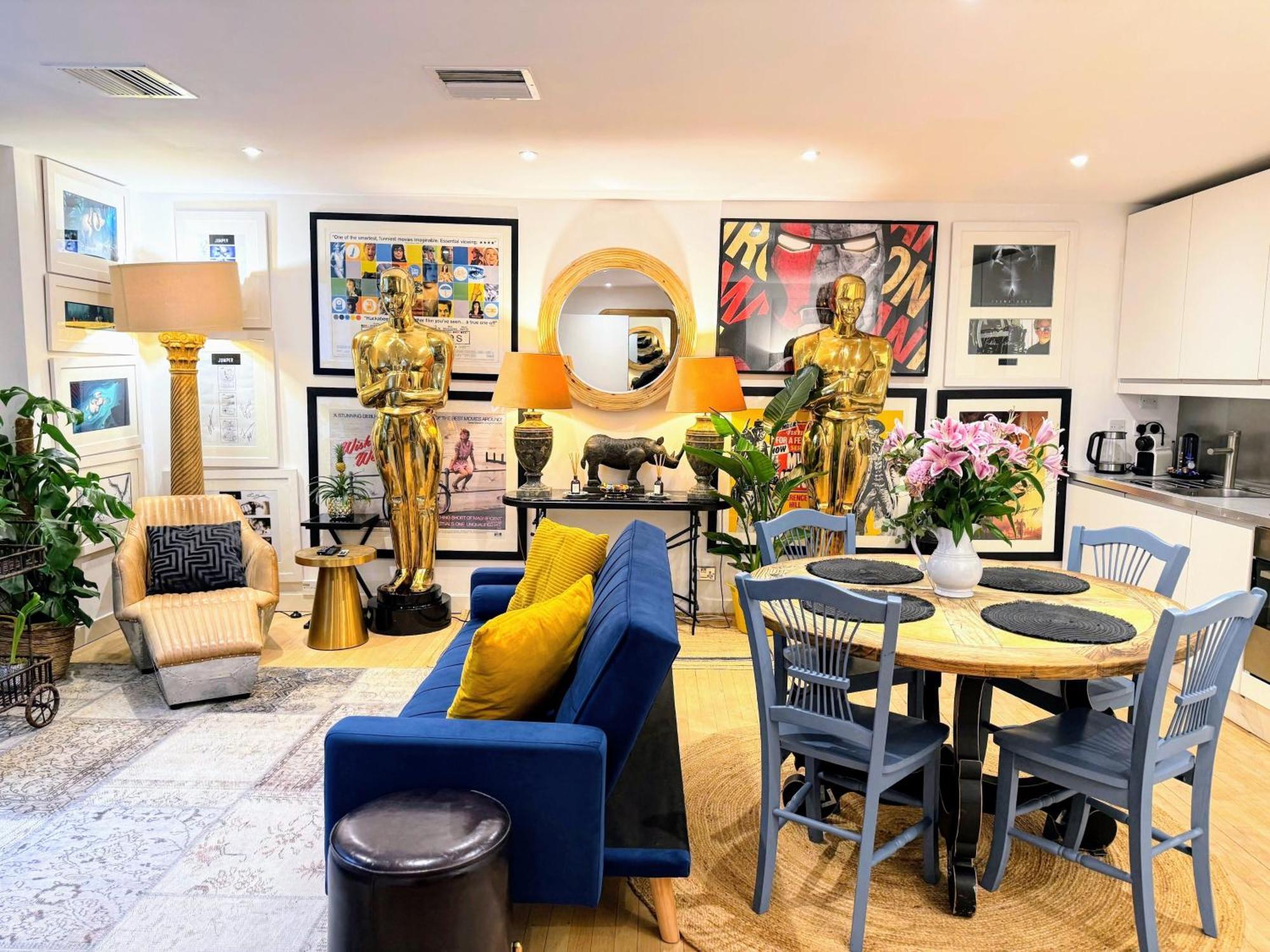 Spacious West End Duplex Apartment, W1 Central Londen Buitenkant foto