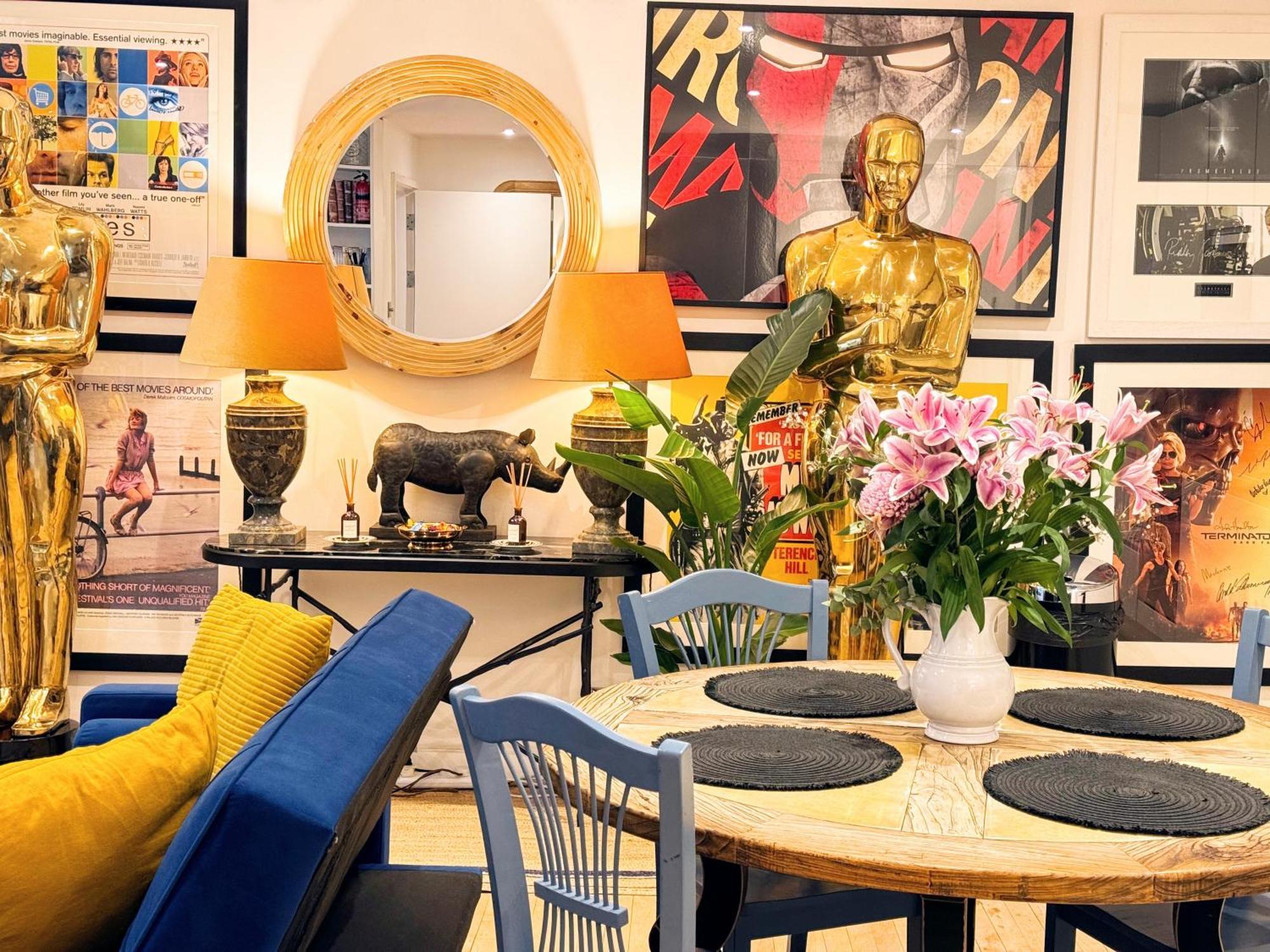 Spacious West End Duplex Apartment, W1 Central Londen Buitenkant foto
