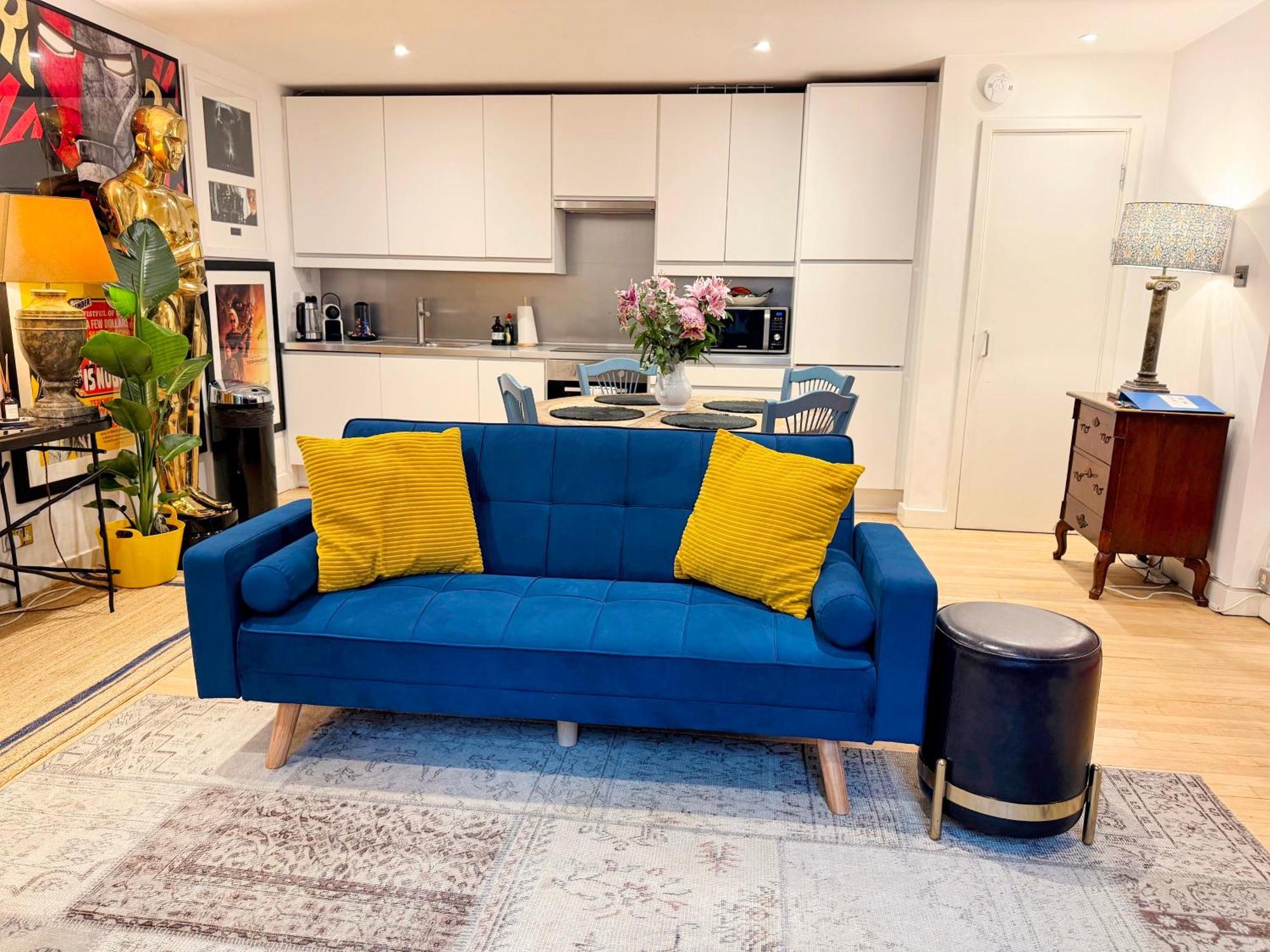Spacious West End Duplex Apartment, W1 Central Londen Buitenkant foto